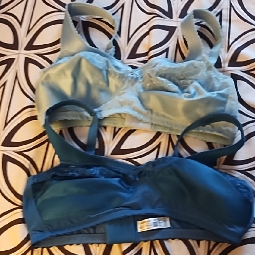 Glamorise Lace Trim Bras - Light Blue and Dark Blue